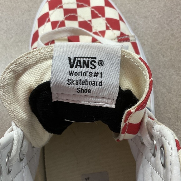 Vans - Picture 2 of 6